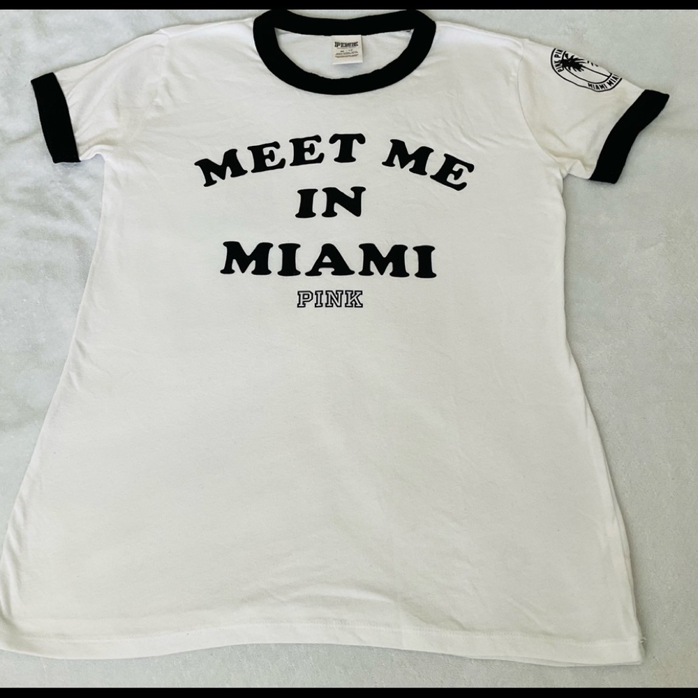 Pink Victoria’s Secret T-shirts woman’s - Picture 1 of 6